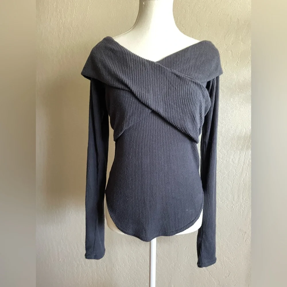 Free people off the shoulder top - Picture 7 of 13